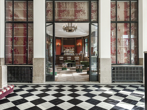 纳捷提珀斯特酒店