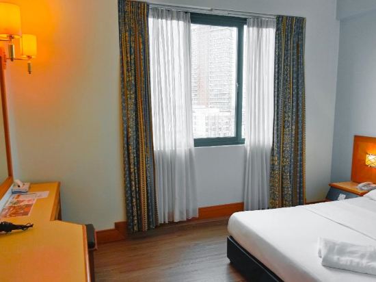 The Paramount Hotel Room Type - Super Queen Room