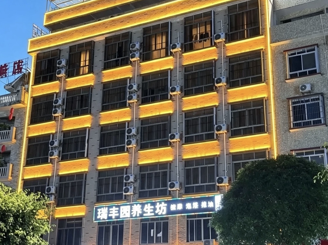 曼菲酒店(灵山体育馆店)