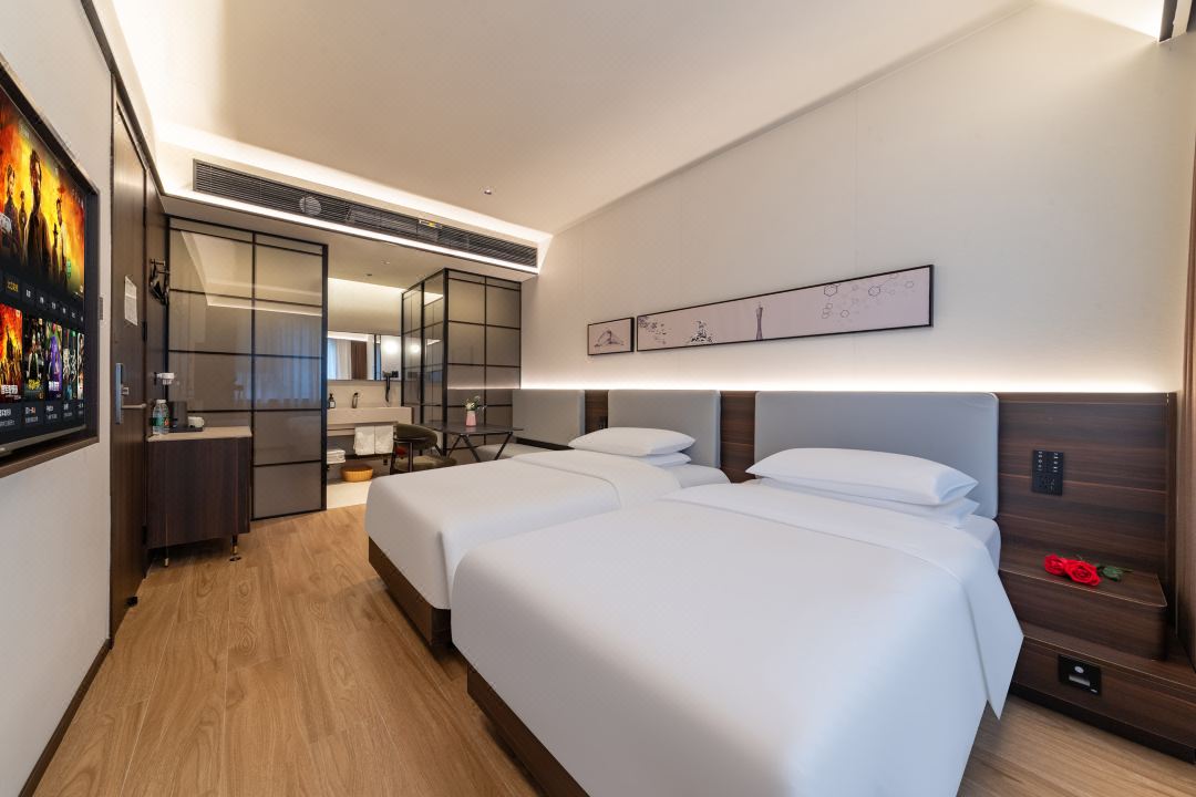 MOLLY HOTEL