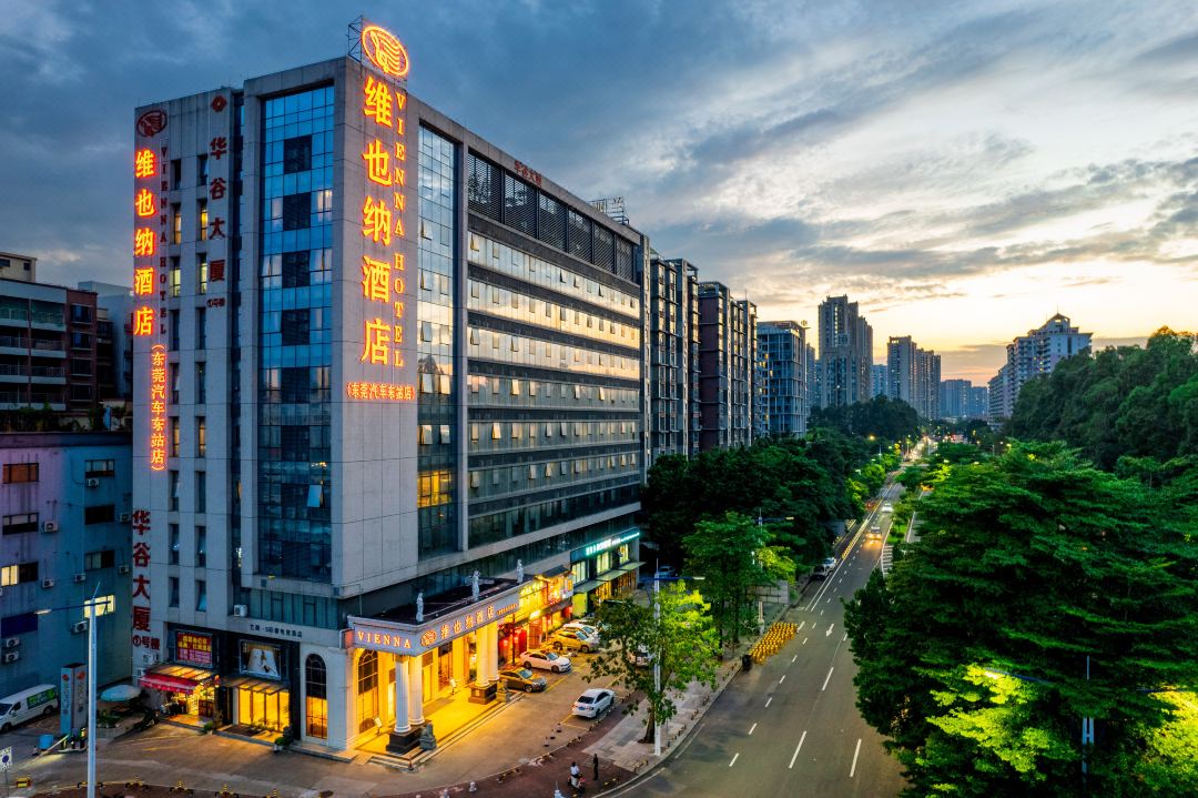Vienna Hotel (Dongguan Foreign Language School East Bus Station)