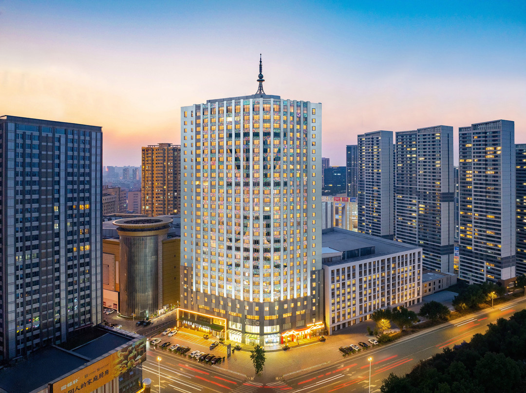 沈阳北站市府大路亚朵酒店