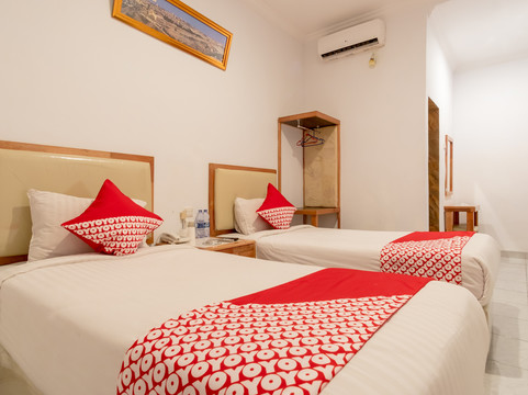 Oyo 2410 Intan Hotel