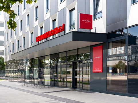 维也纳中央车站星辰酒店主图