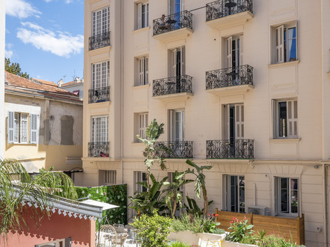 尼斯酒店住宿-怡东酒店