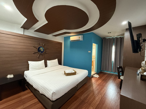 Bed by Cruise Hotel @Samakkhi-Tivanont