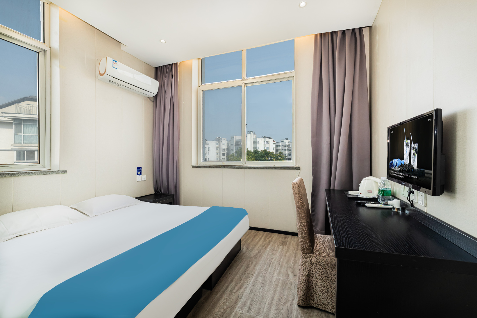 青岛世界旅舍酒店(台东步行街海泊河公园地铁站店)-官方