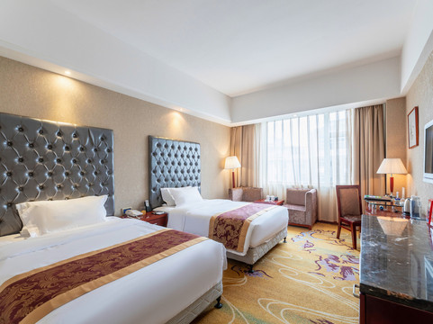 凤凰凤天国际大酒店主图