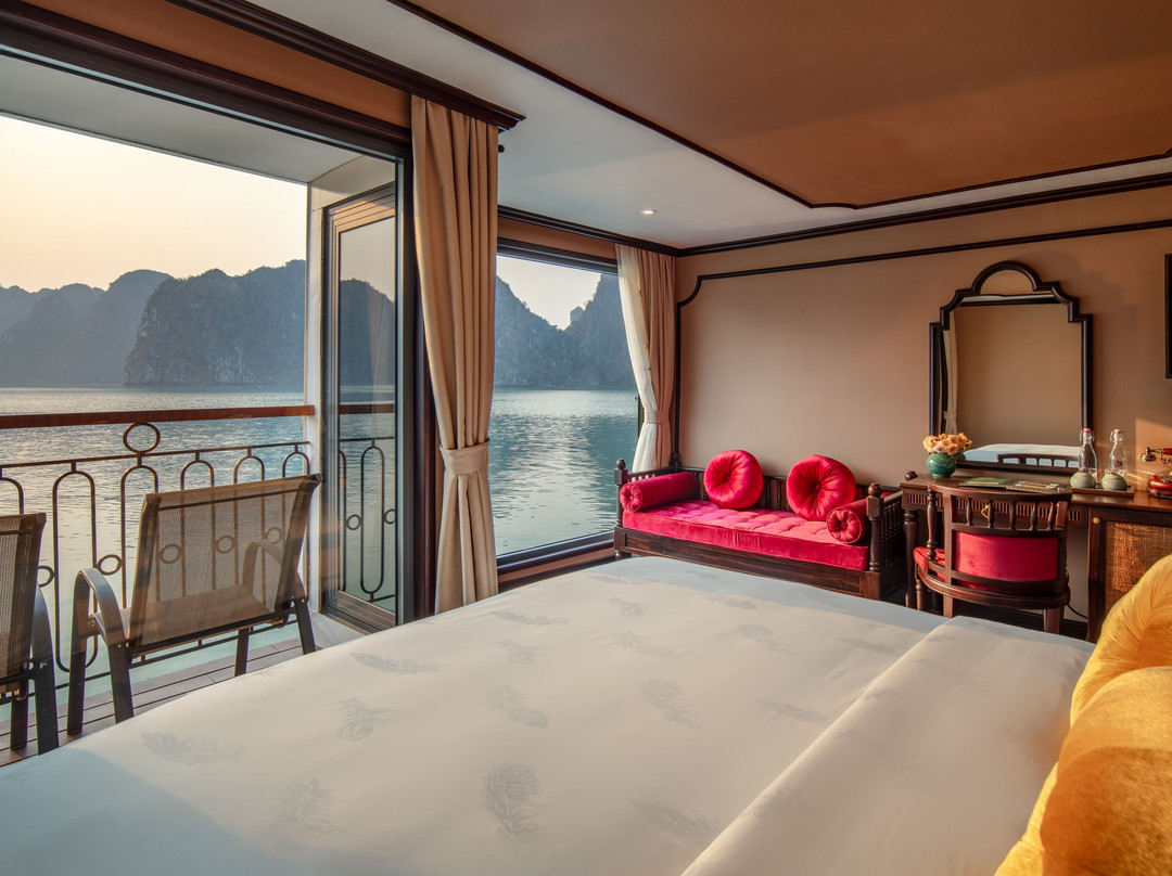 Indochine Grand Lan Ha Bay