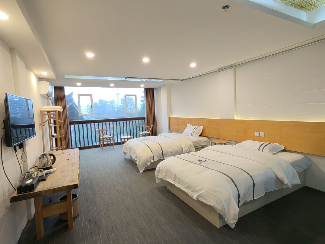 Yunting Yunshan Bieyuan (Xijiang Qianhu Miao Village)