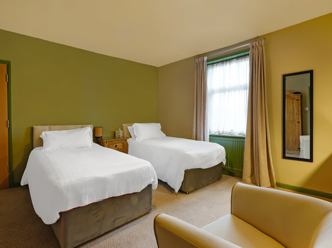 Sharow酒店住宿-OYO The White Horse