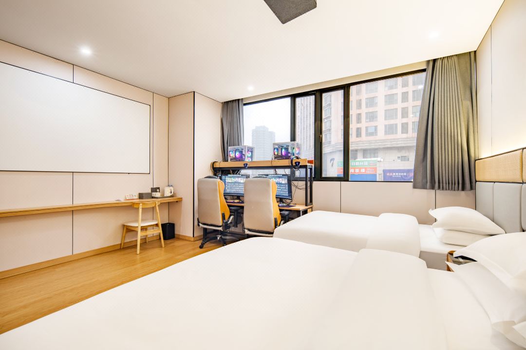 Yatu E-sports Hotel (Jiangdu Liqun Times Square)