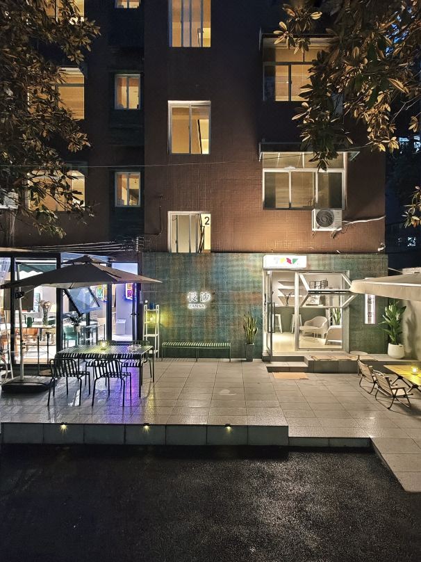 Travel of Swan Youth House