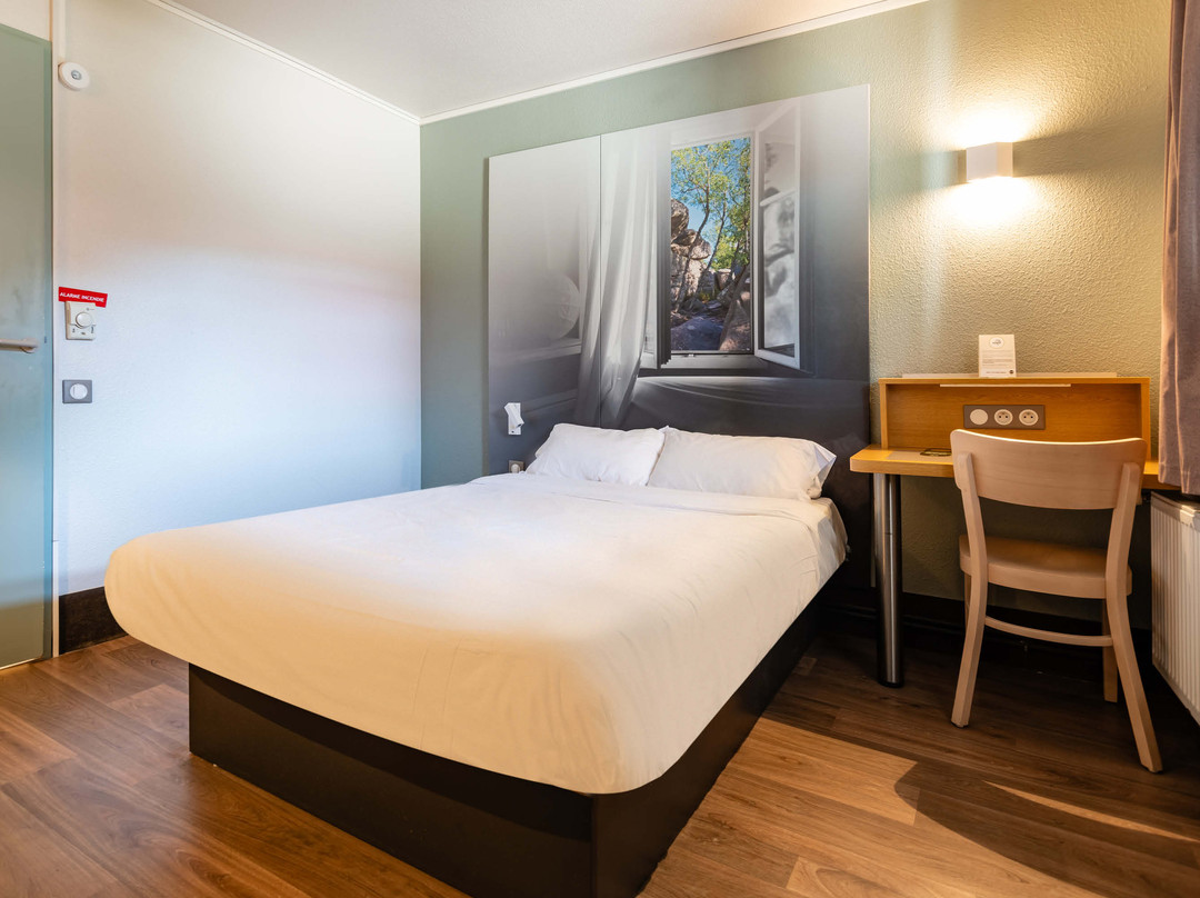 B&B HOTEL Grenoble Université 1