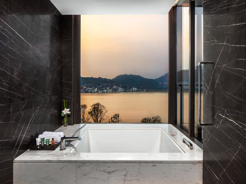 Hilton Ningbo Dongqian Lake