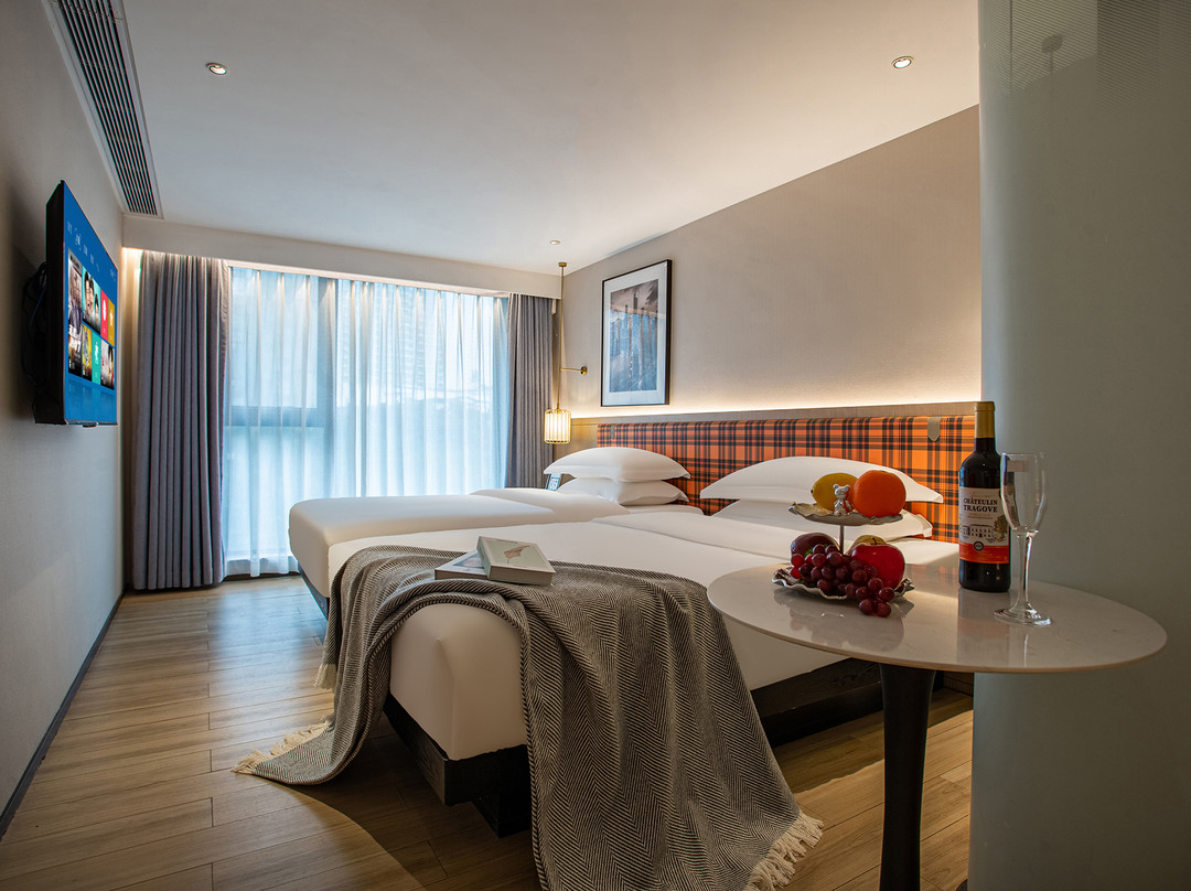 漫宜酒店（广州中山大学眼科医院区庄地铁站店）主图