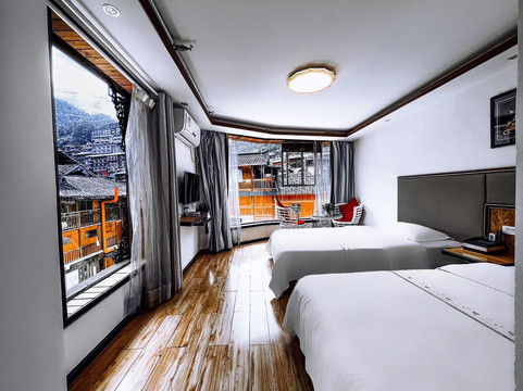 西江旧日时光酒店