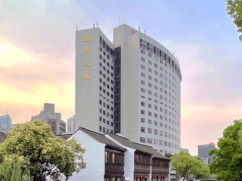 湖州大厦酒店（衣裳街爱山银泰城店）