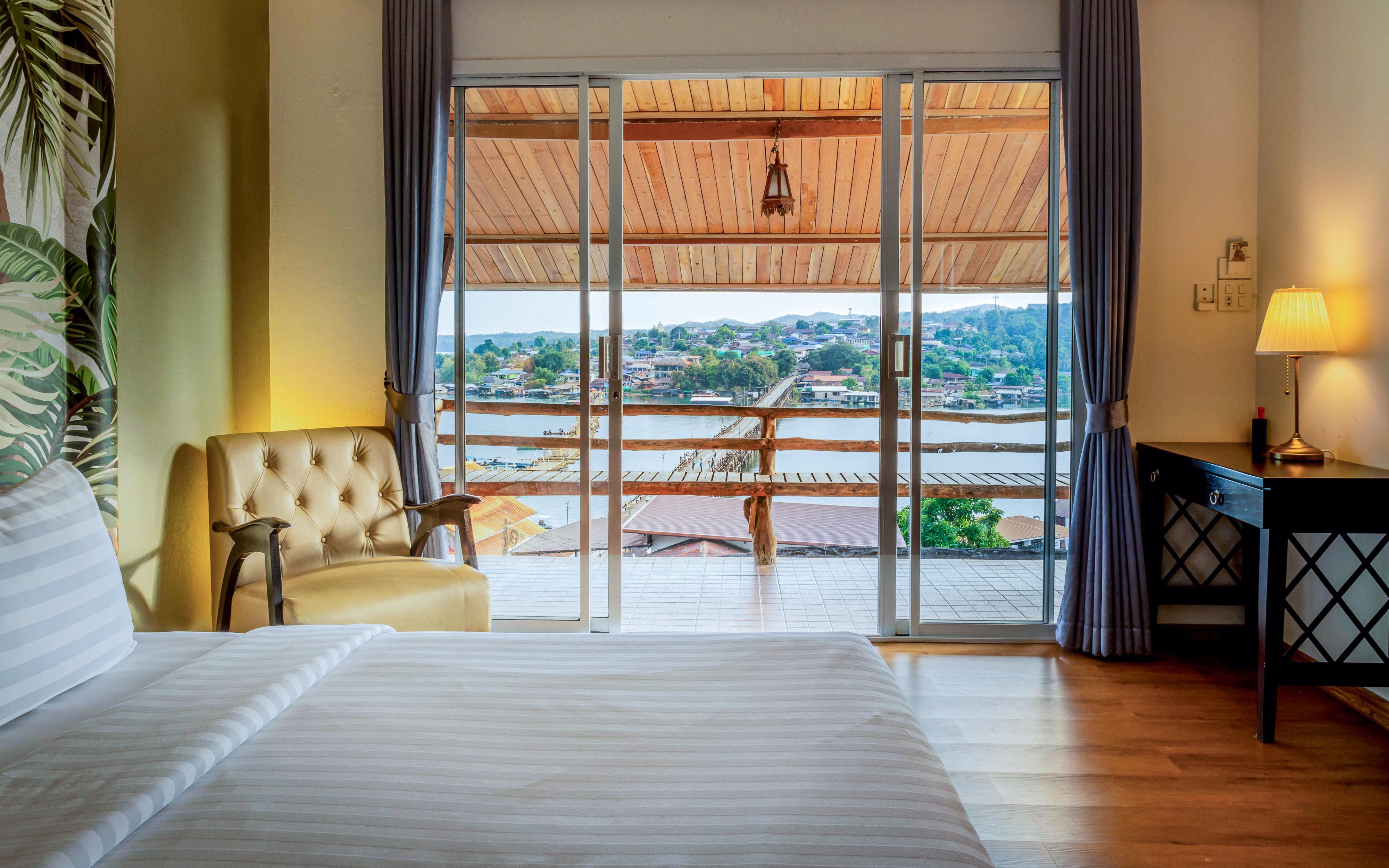 桑普拉斯度假村-官方