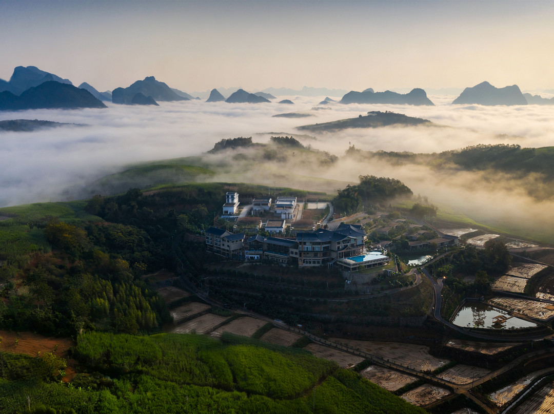 崇左发呆坡云顶全景度假村