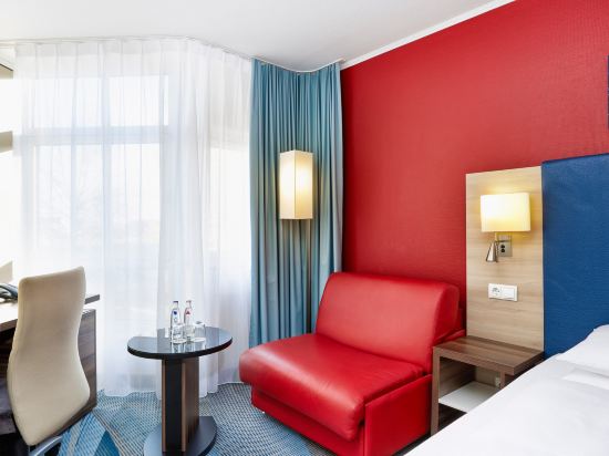 H+ Hotel Köln Brühl Room Type - Comfort Family Room (2 Adults + 1 Child) H+ Hotel Köln Brühl Room Type - Comfort Family Room (2 Adults + 1 Child)