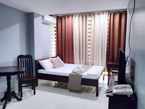 RedDoorz-艾别墅大厦