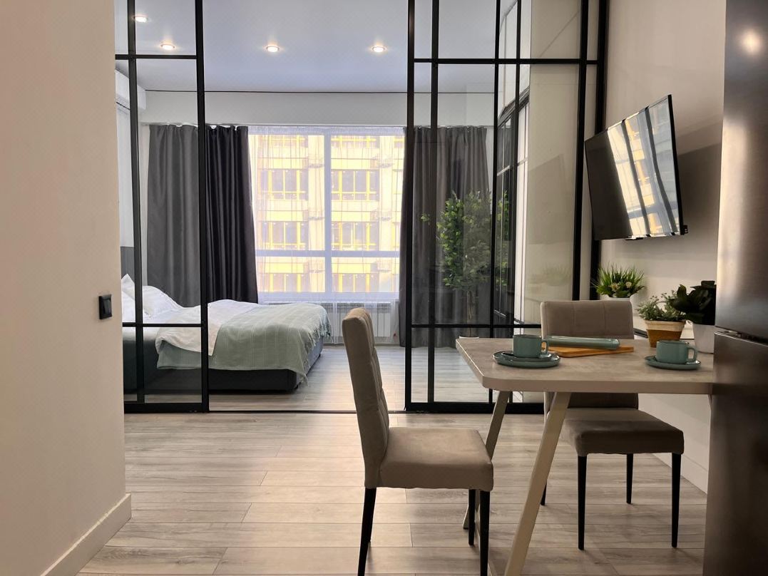 Elegant Meridian 41 Residence & Drinking Water