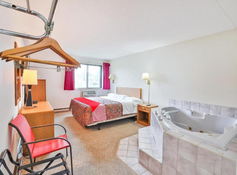 OYO Hotel Pipestone MN, Canterbury Park