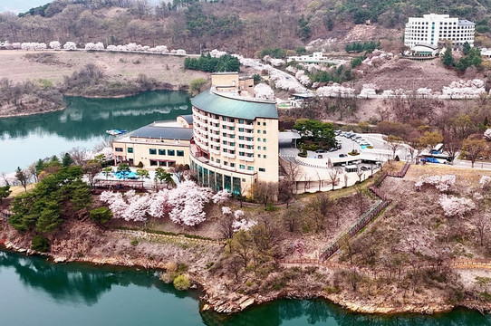 本昵客雅清风Hill酒店