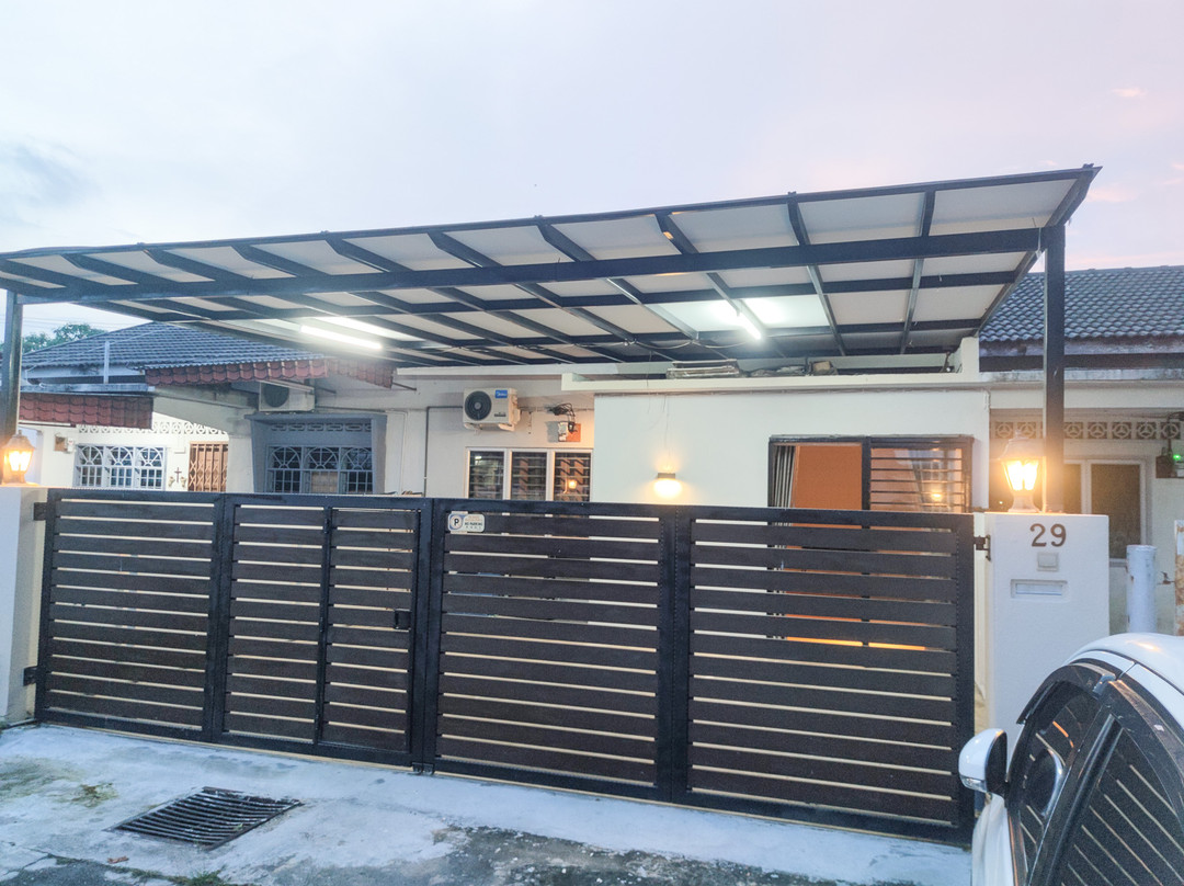 Cozy 4-Bedroom House BBQ Event at Klang by HCK