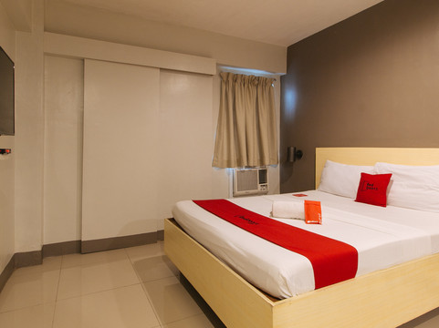 RedDoorz @ Samat Mandaluyong