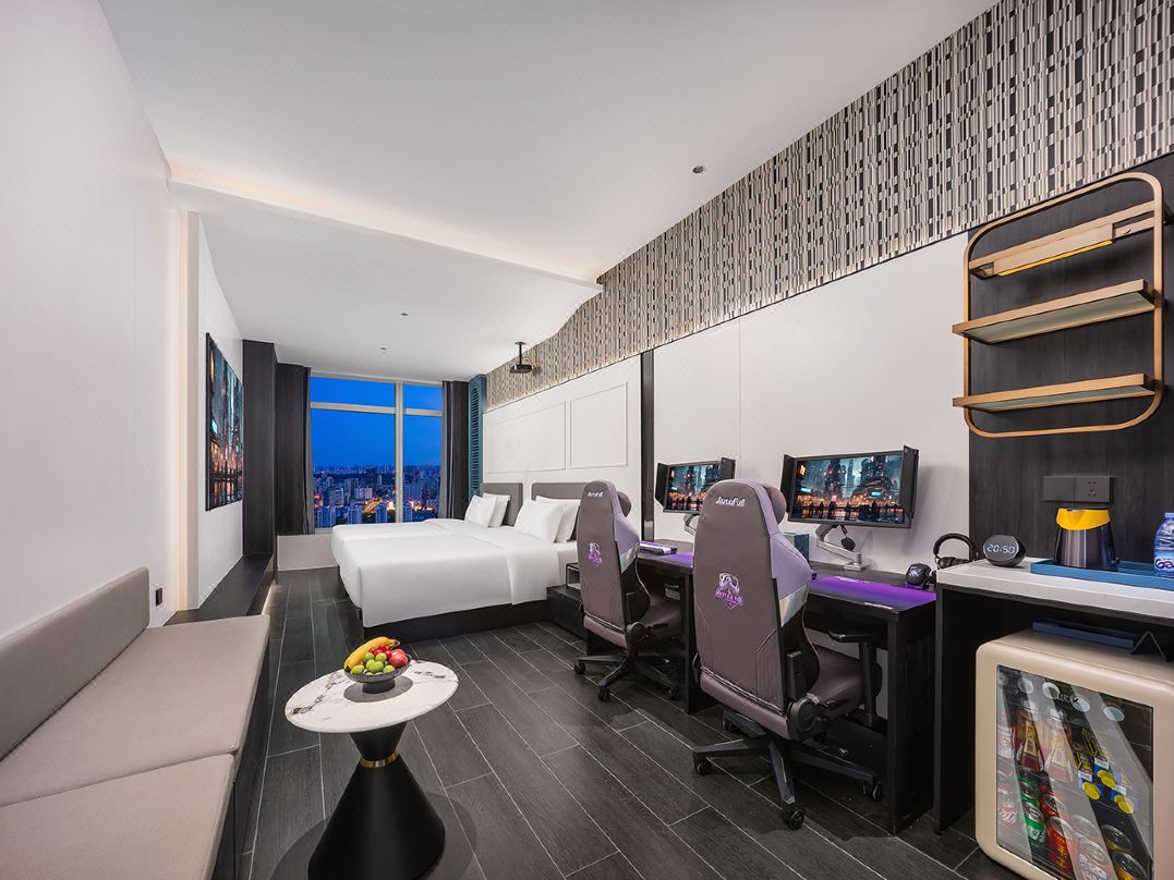 FX Esports High Altitude Landscape Hotel (Wuhan Jianghan Road Henglong Square Branch)