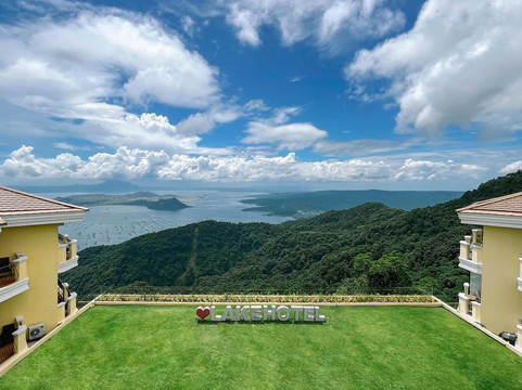 塔盖泰湖景酒店