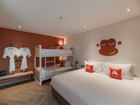 Blu Monkey Hub and Hotel Bangsaen