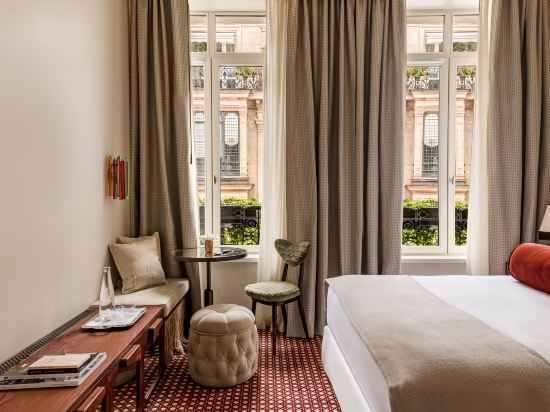 Château des Fleurs Hôtel & Spa Paris Room Type - "Boudoir" Room
