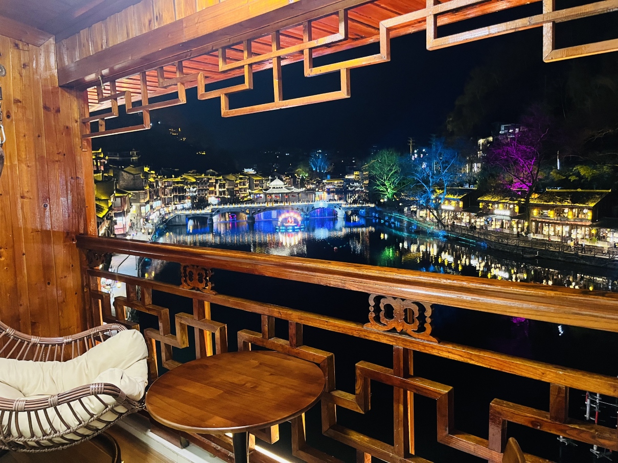 凤凰美乐地江景民宿(凤凰古城店)-官方