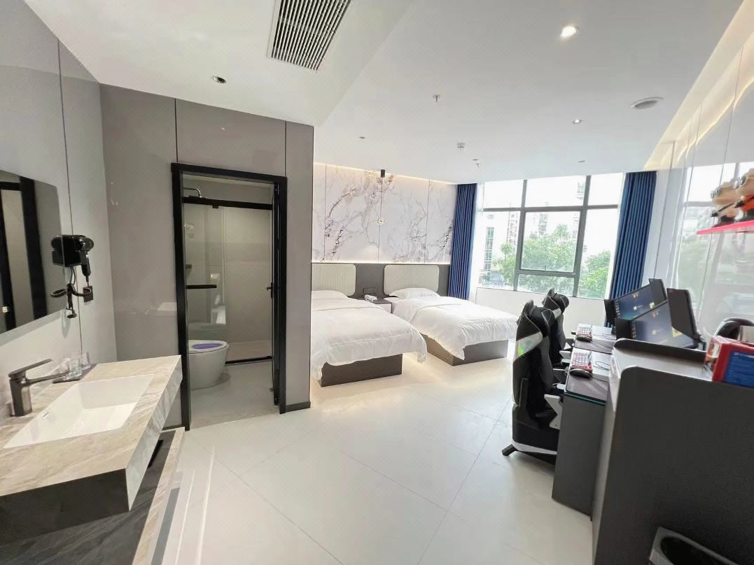 Xiyu E-Sports Hotel (Meilin Pass)