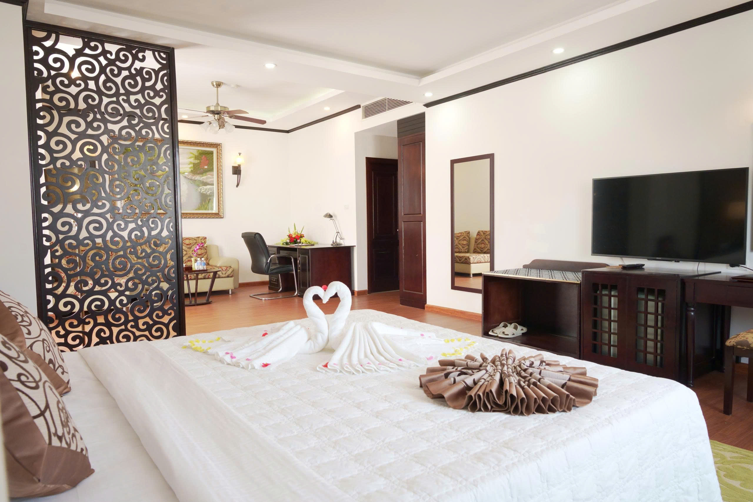 下龙湾黄金酒店-官方