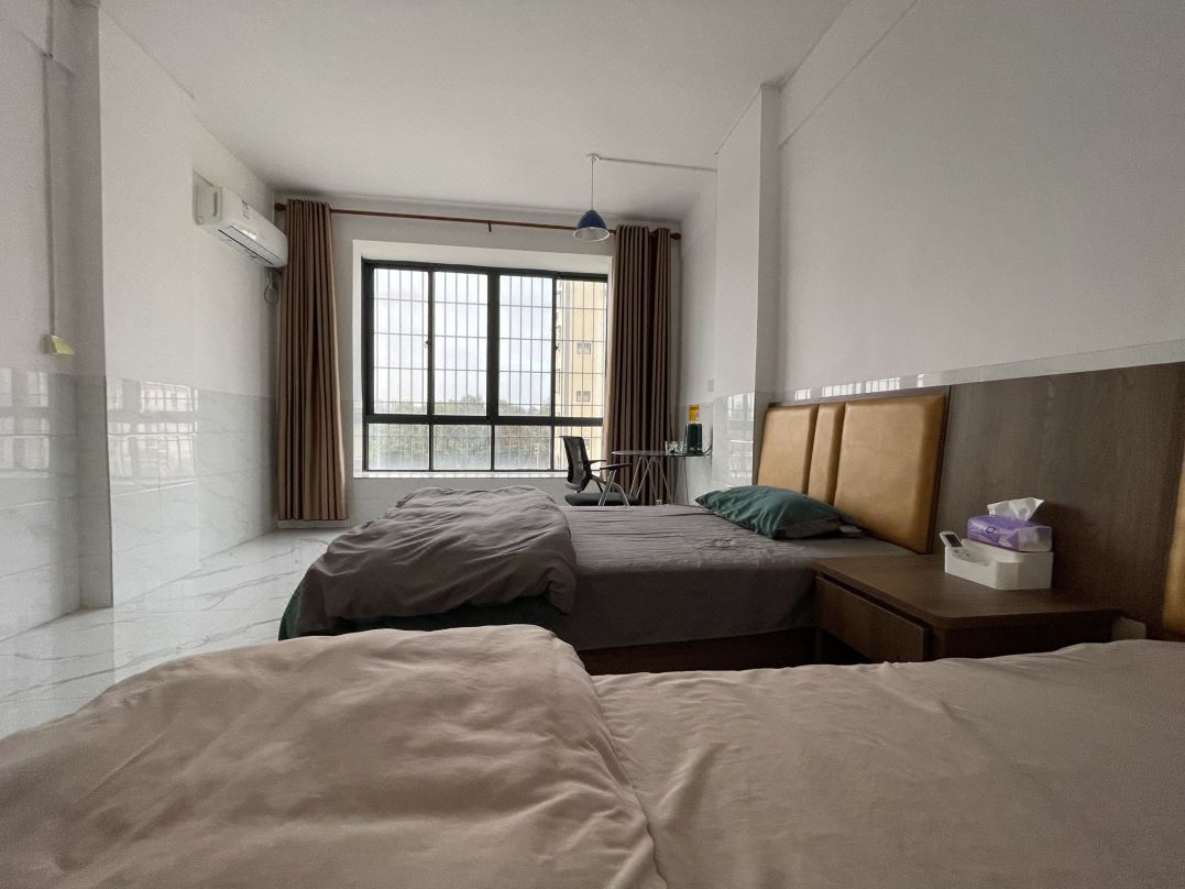 Berlin Apartment (Zhanjiang Mazhang Station Shop)