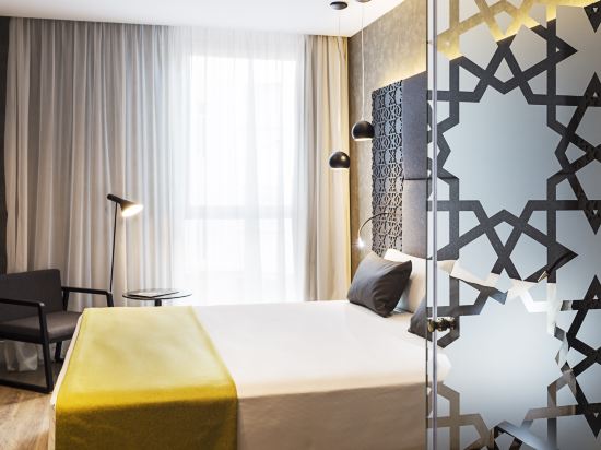Catalonia Giralda Room Type - Premium Double or Twin Room