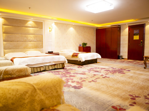 贵德半岛假日酒店