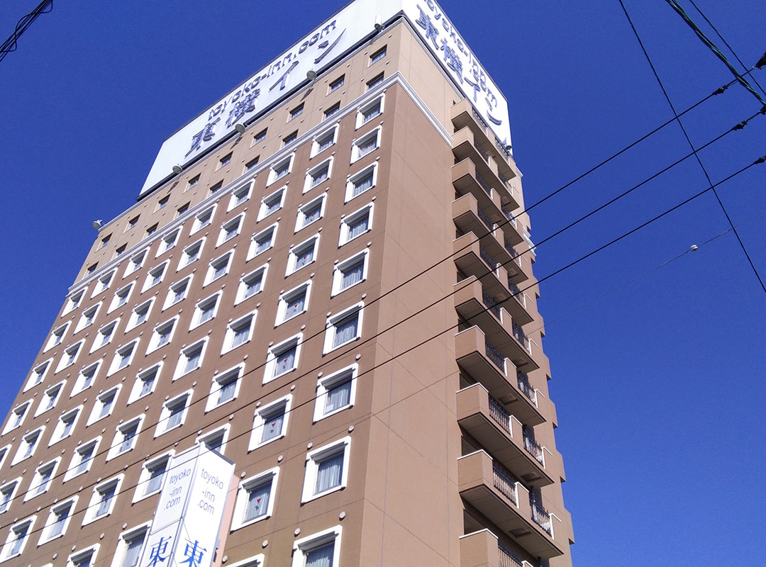 东横冈山站西口右宾馆