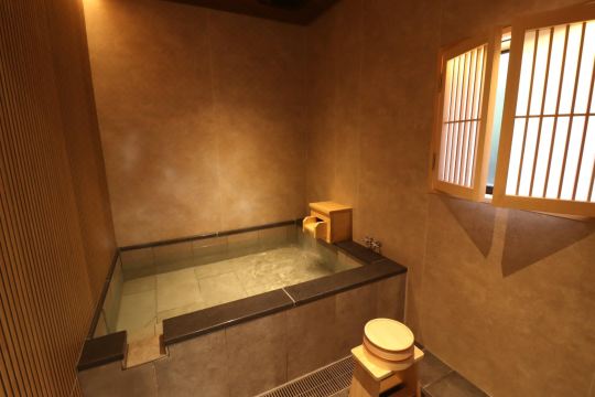 Yufuin / Lake Kinrin Onsen -HIBIKI-