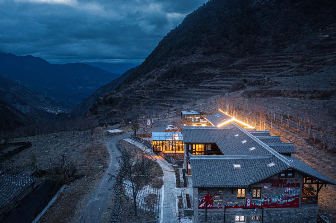 Luding Niubei Mountain Mowang Valley Resort&Hotel