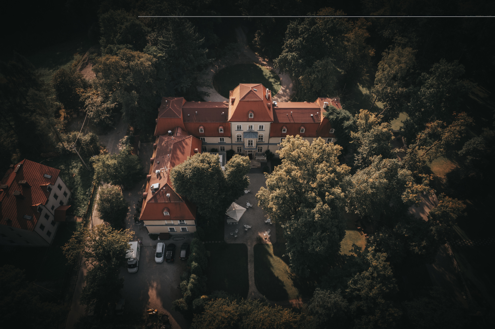 谢拉库夫庭院酒店-官方