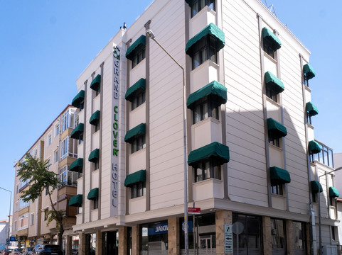 Grand Clover Hotel