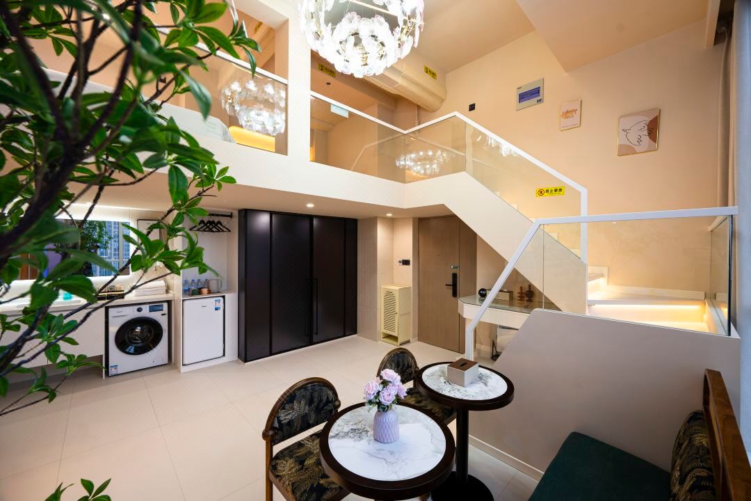 Mia Jingyue Loft Designer Apartment (Huaihai Square Huaxin Mall Store)