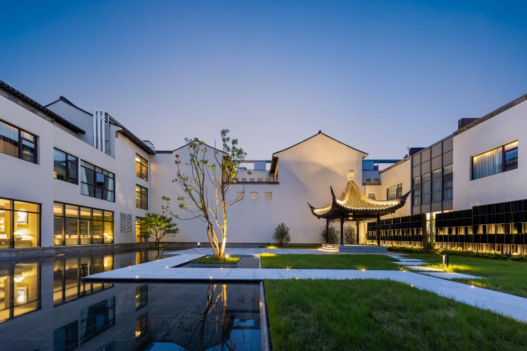 Atour Hotel Suzhou Bao'en Temple Taohuawu Street