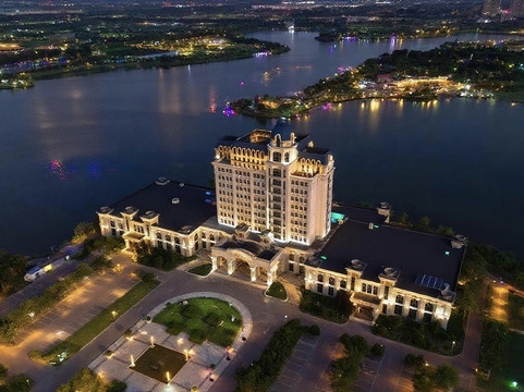 蓝海钧华大饭店（滨州白鹭湖湿地公园店）