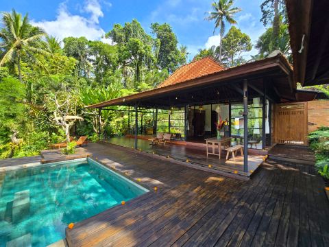 Joglo 4 Villa Mahadevi dengan Kolam Renang - Hutan dekat Ubud